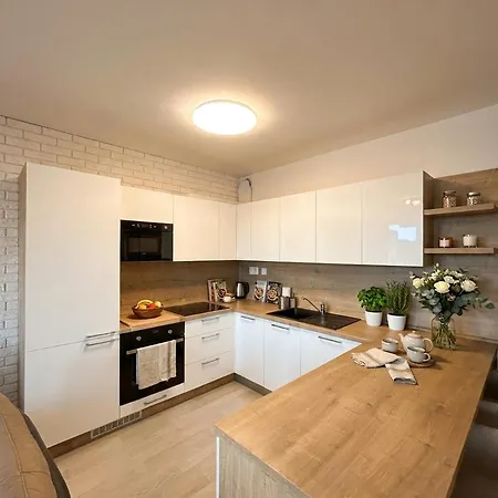 Thurzovka Near Center Apartman Kassa